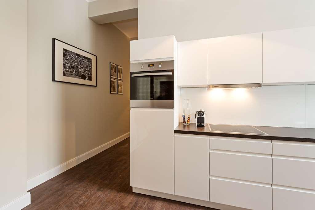 Arabel Design Apartments Berlin Restoran foto A modern German kitchen