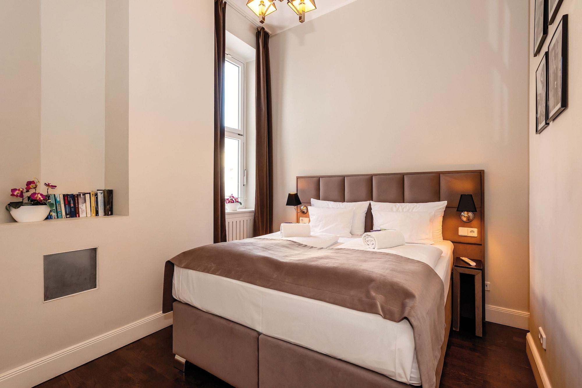 Arabel Design Apartments Berlin Bagian luar foto A bedroom at the hotel