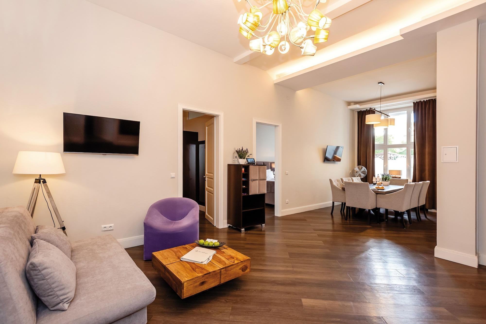 Arabel Design Apartments Berlin Bagian luar foto A living room in a modern apartment