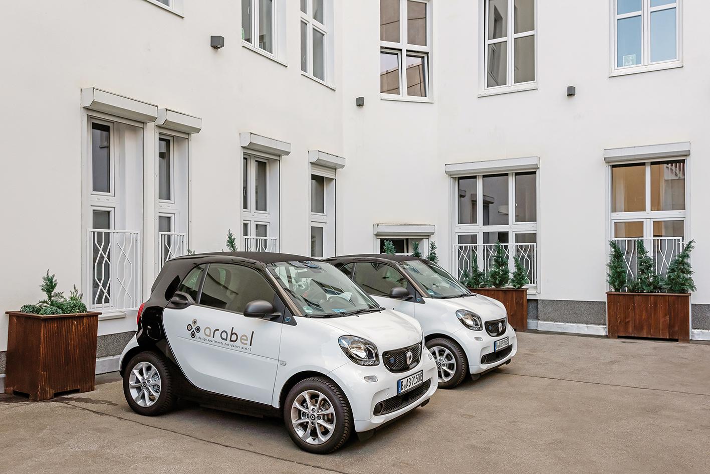 Arabel Design Apartments Berlin Bagian luar foto Smart Fortwo Coupé